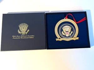 White House Historic Assoc Christmas Ornament 1989 Bicentennial Gold Plate Seal - Picture 1 of 7