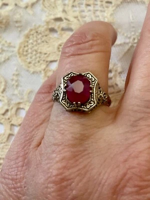 ANCIENNE BAGUE ARGENT MASSIF OUVRAGÉE -  VÉRITABLE RUBIS IMPOSANT - Photo 1/4