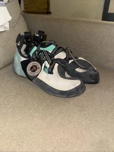 Mundaka Tenaya Climbing Shoes Draxtor Men’s 6.5 Women’s 7.5 38.75 - Picture 1 of 8