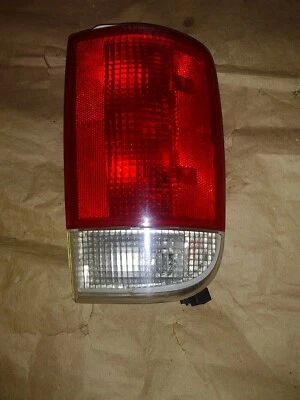 Chevrolet Blazer S10 2000 luz trasera de pasajero Foto 1 de 2