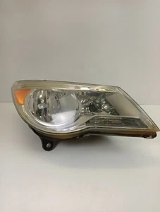 2010 VOLKSWAGEN ROUTAN FRONT RIGHT PASS SIDE HEADLIGHT HALOGEN LAMP LIGHT OEM+ - Picture 1 of 6