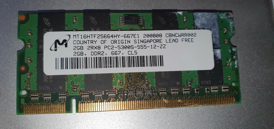 Micron 2 GB DDR2-667E1 (MT16HTF25664HY-667E1) 2Rx8 - Immagine 1 di 1