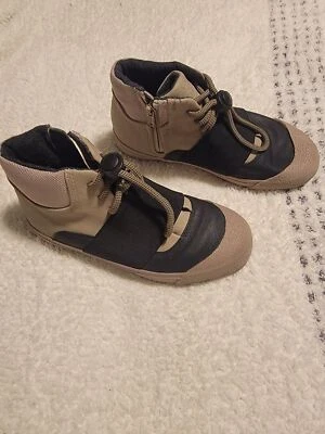 Zara boys ELASTICATED HIGH-TOP SNEAKERS, size 13.5/1.5 - Image 1 of 4