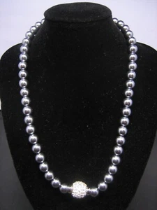Crystal pendant silver metal bead necklace - Picture 1 of 5