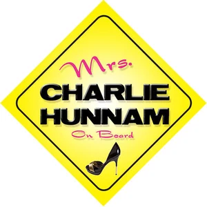 Mrs Charlie Hunnam On Board Neuheit Autoschild - Bild 1 von 1