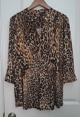 Blusa Top New Directions Para Mujer Talla 2X Estampado Animal Cuello en V Elastizada Ver Fotos Foto 1 de 4