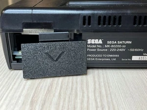 ✅ SEGA SATURN RICAMBIO PRINT 3D SPORTELLO COVER DOOR COPERCHIO BATTERIA NERO ✅ - Picture 1 of 6