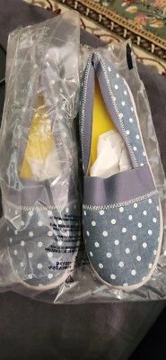 Zapatos mocasines Lands End para mujer talla 9B azules y blancos Gatas sin cordones a lunares  Foto 1 de 3