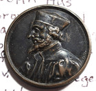 Vers 1720 John Hussus avers buste bronze gauche médaille 27 mm blanchissement - 33 (275)