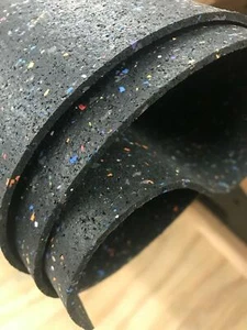 Mata dachowa - grubość 1/8" x 38" x 42" do użytku z niepenetrującymi uchwytami dachowymi - Zdjęcie 1 z 1