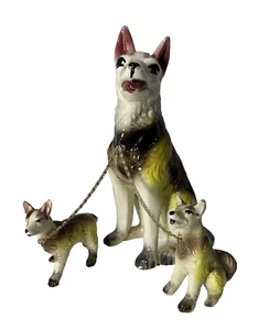 VINTAGE 60s CERAMIC GERMAN SHEPHERD CHAINED W/ 2 PUPPIES DOG FAMILY FIGURINES - Picture 1 of 11