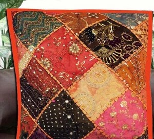 Funda de almohada de cojín de sala de estar bordada con retazos de 24" hecha a mano Sari - Imagen 1 de 8