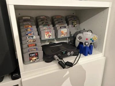 Suporte de controle Nintendo 64/suporte de tela N64, ótimo para colecionadores - Imagem 1 de 3