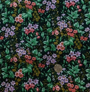 M904 Stoff Baumwolle Calico grün koralle lavendel #935 Fabri-Quilt 30" x 44" - Bild 1 von 1