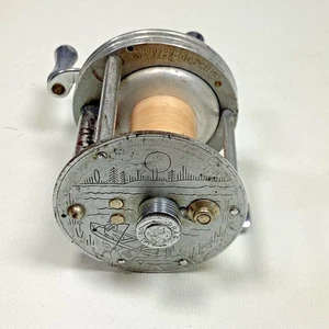 Bronson Mercury 2550 Vintage Casting Reel Etched Fishing Scene USA - Picture 1 of 14