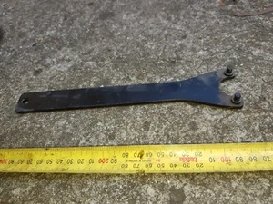 Fixed Flange key straight angle grinder, 35mm bet centre pins. 9" Makita Hitachi - Imagen 1 de 1