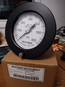 Reotemp Pressure Gauge PI45H1E4P23-D-P 0 To 600 PSI 1/4" NPT Lower Back Mount - Picture 1 of 1