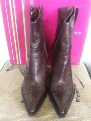 BCBGirls Brice Tachonado Tobillo Marrón Cuero Occidental Talla 8 Foto 1 de 4