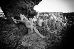 Fine Art Nude Photography - 4x6, 8x12, or 13x19 - Female Woman Model Photo Print - Bild 1 von 2