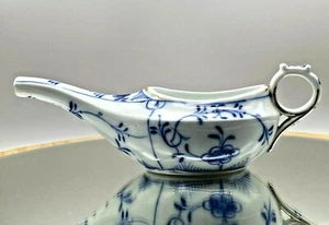Vintage INVALID FEEDER Porcelain China PAP BOAT Cup / BLUE & WHITE Onion - Picture 1 of 12