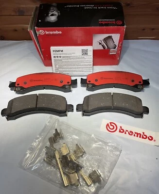 Conjunto de pastilhas de freio a disco BREMBO para 2003-2013 Chevrolet Express GMC Savana 2500 3500 - Imagem 1 de 4