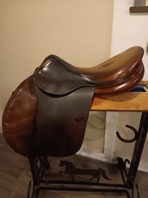 Sillín inglés Devoucoux Biarritz 18" con cubierta Foto 1 de 4