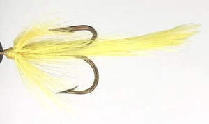 10 moscas - Pluma amarilla cabeza amarilla sobre bronce 4 gancho de agudos mustad - Imagen 1 de 1