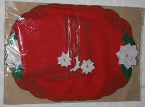 NEW Set of 4 Red Embroider CHRISTMAS Placemats & Table Napkins - Picture 1 of 3