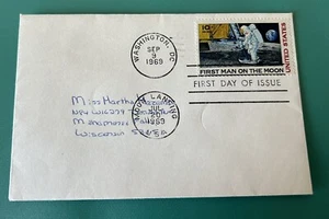 First Man On The Moon 1969 First Day Cover - Picture 1 of 2