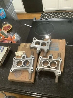 Ford Fairlane Galaxy Mercury 390 1967 1968 2V carburador espaciador de admisión nuevo de lote Foto 1 de 4