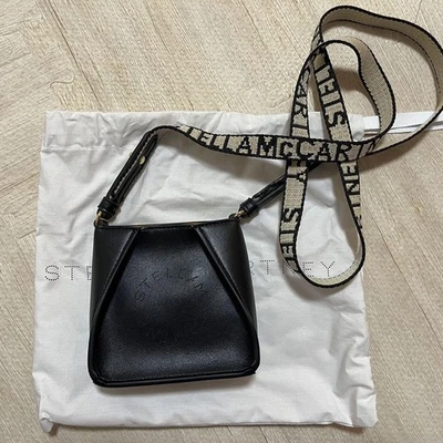 Bolso Bandolera Stella McCartney Cuero Negro Plata Accesorios de Metal Unisex Japón Foto 1 de 4