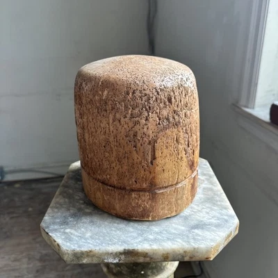 Antiguo sombrero de madera forma bloque cúpula molde madera vintage 7,5 x 7,5 x 6 1/4 Foto 1 de 4