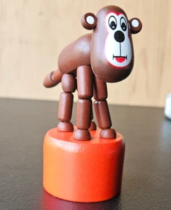 MARIONETA PUSH UP MADERA MONO. PLAY OR DISPLAY. COLORES VIBRANTES - Imagen 1 de 8