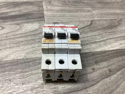 LOT OF 3 ABB S271-K2A CIRCUIT BREAKER 1 POLE #123N17*SI - Image 1 of 4