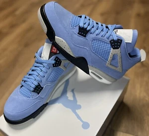 Gr. 11,5 - Brandneu Air Jordan 4 Retro "University Blue" CT8527-400 Deckel beschädigt - Bild 1 von 8