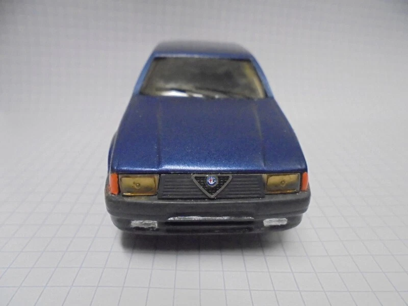 Alfa Romeo 75 berlina meri kits 1/43 metallo bianco kit obsoleto - Immagine 1 di 4