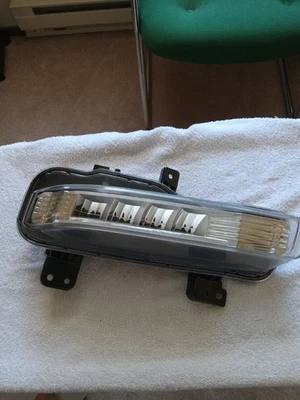 2020Ford explorer fog lamp new. Item 1337 - Image 1 of 4