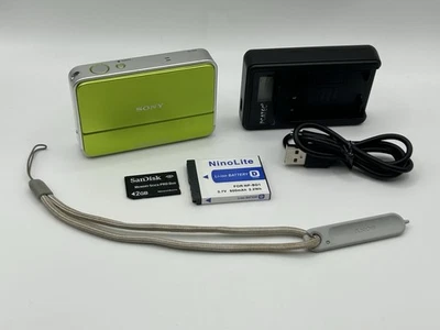 Sony Cyber-shot DSC-T2 Green 3x Zoom Digital Camera w/ Battery Charger Japan - Image 1 of 4