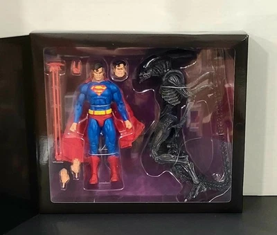 NECA SDCC 2-Pack DC Comics Superman and Alien Foto 1 de 3