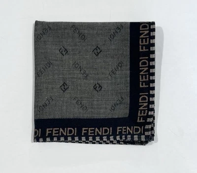 "PAÑUELO FENDI HOMBRE ALGODÓN Logo Gris Cuadros Bolsillo Cuadrado 18.5""" Foto 1 de 4