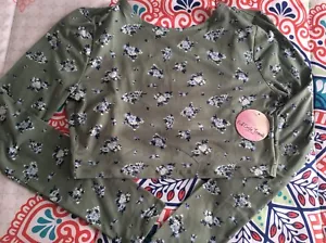 Full Circle Trends Juniors Back Cut-Out Top - Sz Large - Green - New with tag - Picture 1 of 2