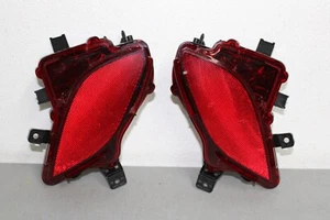 2020 2021 TOYOTA HIGHLANDER RIGHT & LEFT SIDE REAR REFLECTOR - Picture 1 of 11
