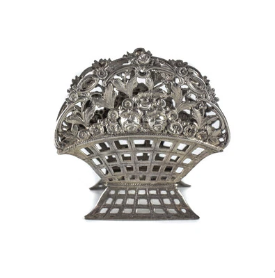 Canasta perforada alemana de plata .800 perseguida a mano con soporte para cartas c1900 Foto 1 de 3