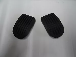 MGA, MGB, MGB-GT, MGB-GT V8, MGC, MGC-GT BRAKE & CLUTCH PEDAL RUBBERS x2 AHH5100 - Picture 1 of 1