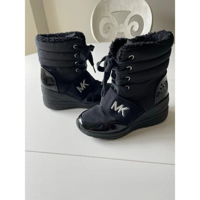 Botas de exterior Michael Kors para niñas talla 12 Sunny Shadow-HW MK Logo  Foto 1 de 4