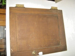 Antigua puerta de roble con bisagras de latón y manija de prensa de pulgar 18 3/4" de ancho #4110 - Imagen 1 de 13