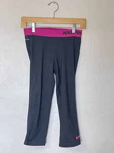 Nike Pro Leggings Womens M MEDIUM Black Victory Pro Training Dri Fit Capri Yoga - Picture 1 of 6