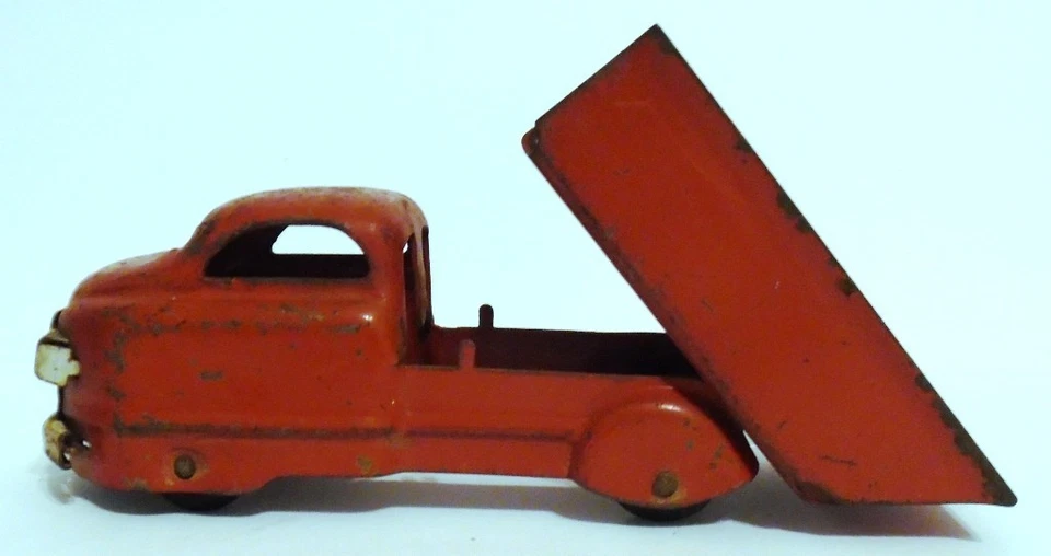 Camión de volteo Wyandotte vintage años 30’s o 40’s acero prensado Foto 1 de 4