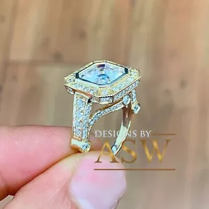 Anello di fidanzamento oro giallo 14 kt taglio Asscher moissanite e diamanti naturali 4,60 - Foto 1 di 11