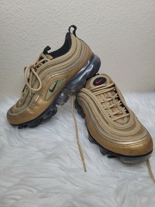 vapormax metallic gold